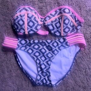 Xhilaration | great used bikini swimsuit. Strapless, art deco. Sz medium on both
